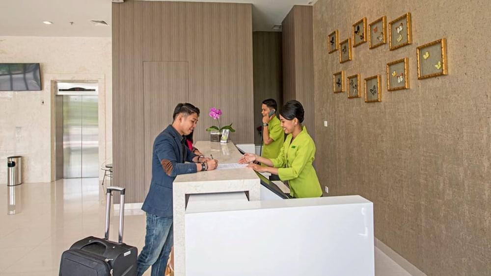 Whiz Prime Hotel Hasanuddin Makasar Exteriér fotografie
