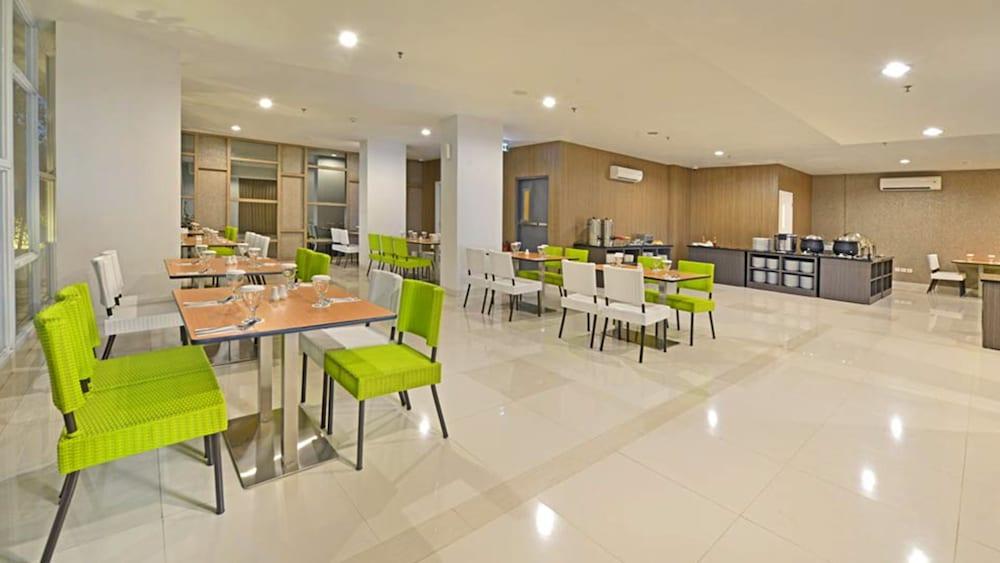 Whiz Prime Hotel Hasanuddin Makasar Exteriér fotografie